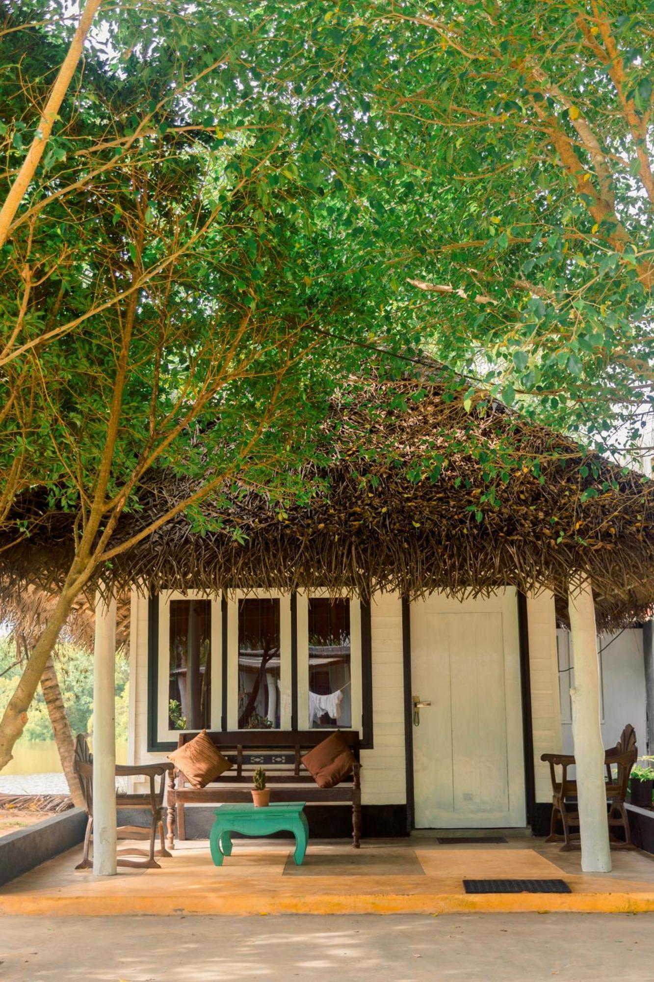 Harmony Beach Resort Tangalle Exteriör bild