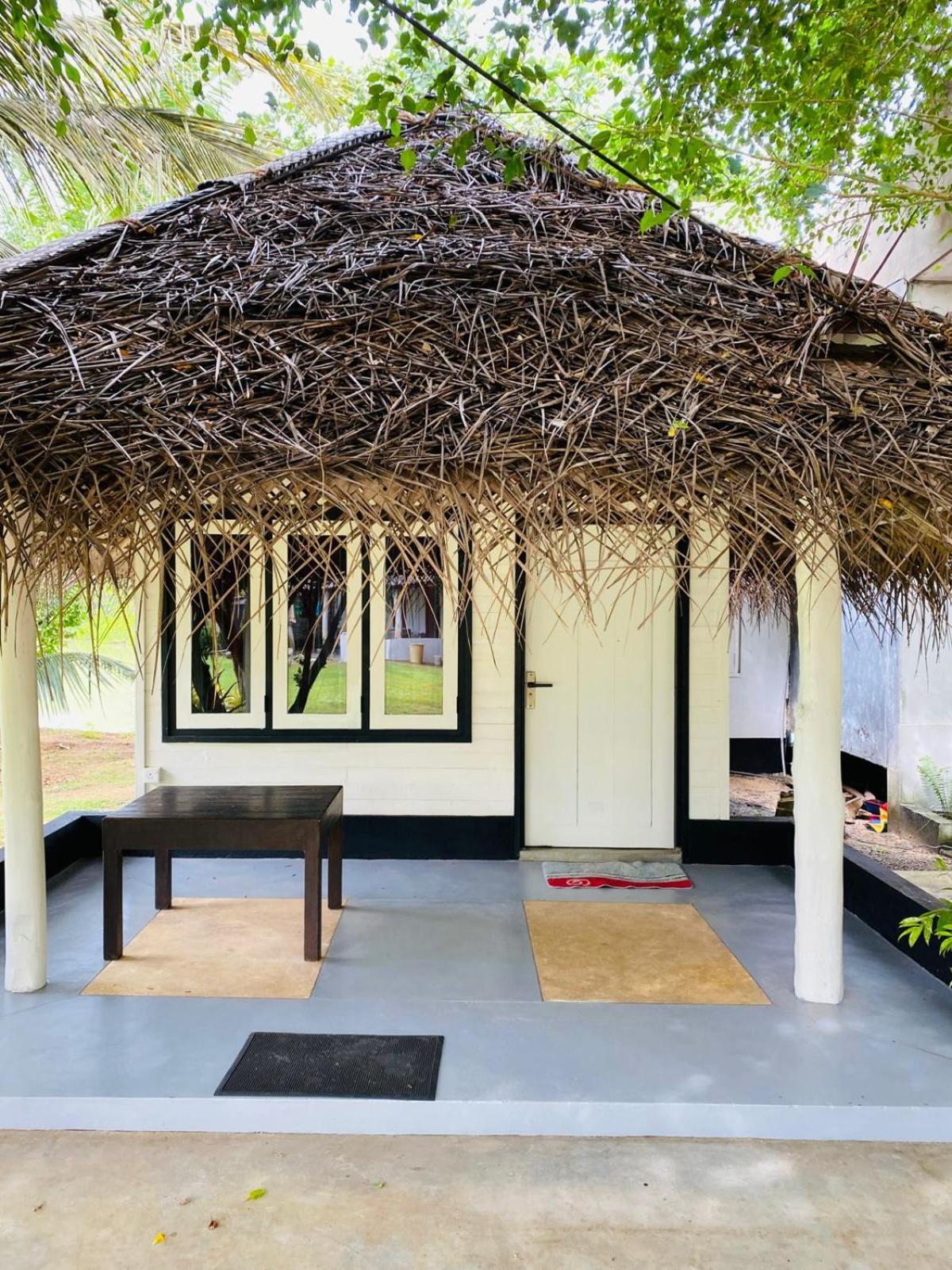 Harmony Beach Resort Tangalle Exteriör bild