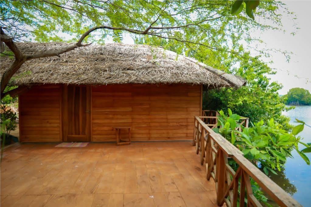 Harmony Beach Resort Tangalle Exteriör bild